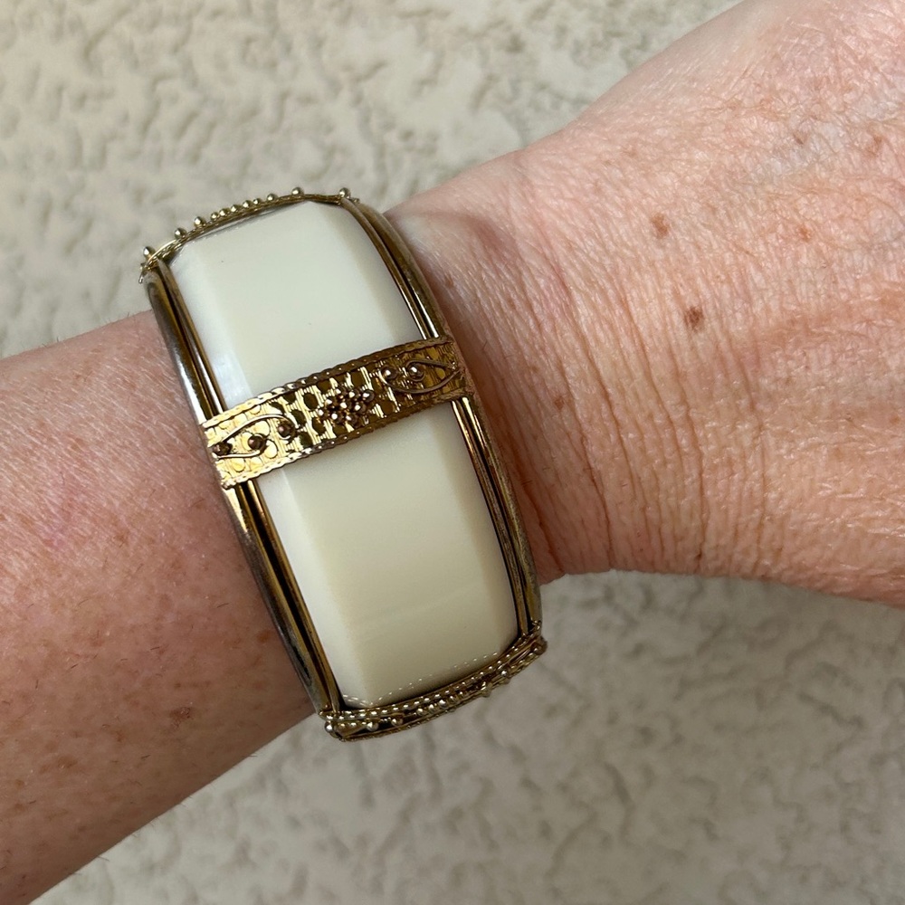 Vintage Wide Band Cream Inlay & Gold Bracelet